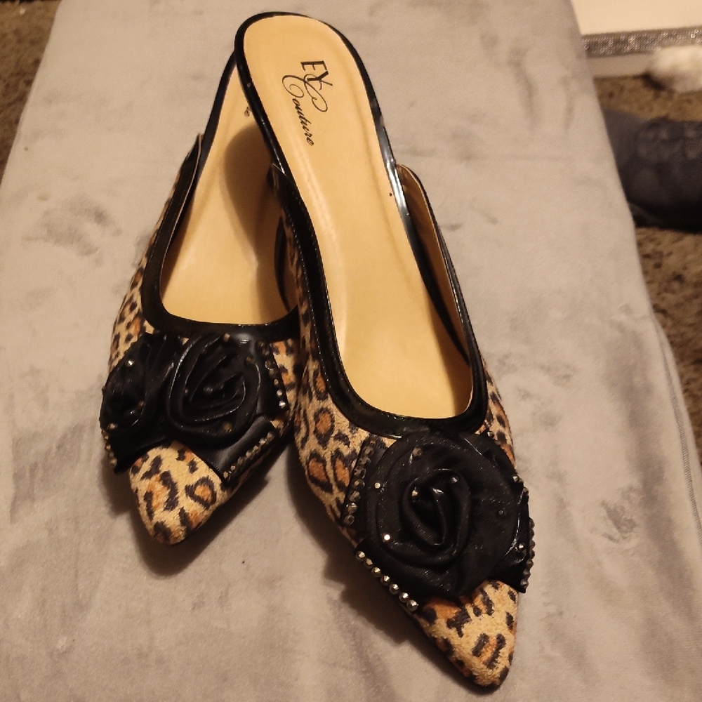 Leopard Print Women's Shoes with Black Accents